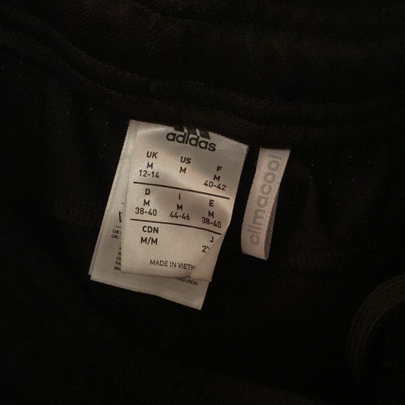 Adidas size M pants with zipper at ankles - Picture 5 of 5